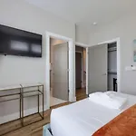 Holiday home Two Townhomes - Hot Tubs And Rooftop Balconies *