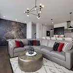 Holiday home Two Townhomes- Rooftop Lounge- Hot Tub- Views Nashville