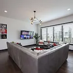 Two Townhomes- Rooftop Lounge- Hot Tub- Views Holiday home *