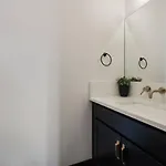 Two Townhomes- Rooftop Lounge- Hot Tub- Views Holiday home Nashville