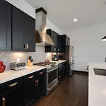 Holiday home Two Townhomes- Rooftop Lounge- Hot Tub- Views
