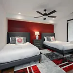 Holiday home Two Townhomes- Rooftop Lounge- Hot Tub- Views