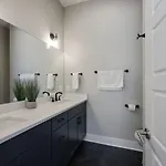 Holiday home Two Townhomes Rooftop Lounges With Skyline Views *