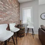 Holiday home Two Townhomes Rooftop Lounges With Skyline Views *