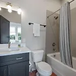 Music Abode And Cowgirl Up Dual Townhomes