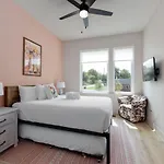 Hey Dolly Denim Dual Townhomes * Nashville