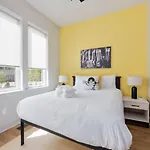 Music Abode And Cowgirl Up Dual Townhomes Holiday home *
