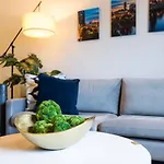 Holiday home Luxury Double Townhomes With Two Huge Sky Rooftops *