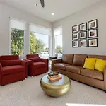 Music Abode And Cowgirl Up Dual Townhomes Holiday home Nashville