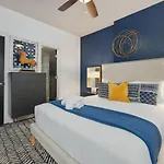 Luxury Double Townhomes With Two Huge Sky Rooftops *