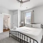 Massive 3 Bedroom With Garage Parking