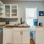 Midtown, Centennial, Vanderbilt Cozy, Cute, Private, And Very Convenient - 607 28th Ave. Unit A *