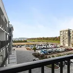 5Min To Dt Pool King Bed Full Gym Parking