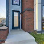Holiday home The Aster - Rooftop Patio 2 Miles To Broadway *