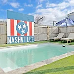 Private Heated Pool, Hot Tub-Minutes From Broadway