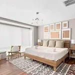 Rare Gem Near Downtown-Sleeps 10