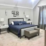 Spacious Nashville Home Sleep12