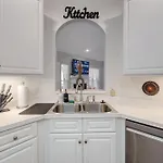 Holiday home Monthly Rental Property, 30 Plus Days Or More- Send Us A Message For More Details! Nashville