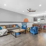 Rhythm And View - Broadway Groups Secure Garage