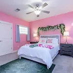 Pink Party Nashville-near Music Row Free Parking Apartment *