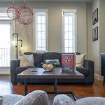 Holiday home Corner King - King Size Beds Close To Vandy & Broadway
