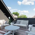 Spacious 4Br, Rooftop Patio, Garage, Walkable To Local Faves, 5 Mins To Nissan Stadium, Less Than 10 Mins To Broadway, 24 Hr Hospitality, Great For Groups