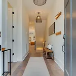 7Br Retreat, Rooftops, Garages, Walkable To Faves 5 Mins To Nissan Stadium, Less Than 10 Mins To Broadway, 24 Hr Hospitality, Great For Groups