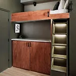 Dreamy With Fireplace, Rooftop, Gym, Parking, Sleeps 5 With King Bed, Sleeper Sofa, Hidden Bunk, Shared Rooftop And Gym, Free Dedicated Parking, Minutes To Broadway, Five Points & Grand Ole Opry, 24 Hr Hospitality