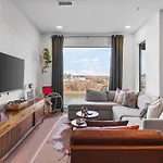 Luxury Riverview With Patio Walk To Broadway Holiday home Nashville