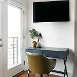Holiday home Hillsboro Village Rooftop Retreat With Views, Sleep 12 With Gourmet Kitchen, Smart Tvs & Garage, Walk To Vanderbilt, Pancake Pantry And Boutique Shopping, Minutes To Broadway, 12 South And The Parthenon, Perfect For Groups, 24hr Hospitality