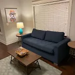 Elegant 4 King Belmont Retreat With 2 Living Walk To Belmont And Vanderbilt Near 12th South Music Row & The Gulch 2 Miles To Broadway Large Dining Table Smart Tvs Parking 24 Hr Hospitality Holiday home Nashville