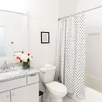 Luxe Hillsboro Village Homes For 24 With 4 Patios, Rooftops And Garage Parking, Gourmet Kitchens And Smart Tvs, Walk To Vanderbilt, Pancake Pantry And Fido, 24hr Hospitality, 10 Min To Broadway And The Parthenon Holiday home *