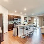 Holiday home 17 Mi To Dtwn Nashville: Family-friendly Gem *
