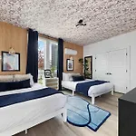 The Iris - Walk To Dining And Nightlife Rooftop! Holiday home