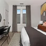 Holiday home The Camellia - Rooftop Patio & Dog Friendly!