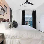 The Aster - Rooftop Patio 2 Miles To Broadway Holiday home