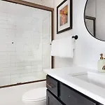 Holiday home The Aster - Rooftop Patio 2 Miles To Broadway *