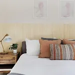 The Camellia - Rooftop Patio & Dog Friendly! Holiday home *