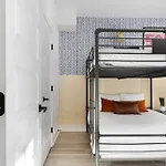 Holiday home The Aster - Rooftop Patio 2 Miles To Broadway