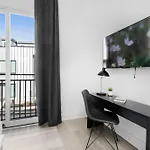 The Sunflower - Mins To Broadway And Rooftop Patio! Holiday home