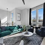 The Sunflower - Mins To Broadway And Rooftop Patio! *