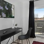 The Trillium - Beautifully Designed With Rooftop