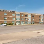 Unit 106 Stylish Condo With Free Parking And Close To Downtown