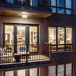 Prime Walkable Midtown Location Pool Gym Outlaws Den By Avantstay