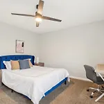 Brentwood U5 I Cozy & Comfy I 2bd I Free Parking Apartment *