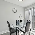Brentwood U4 I Cozy & Comfy I 2bd I Free Parking Apartment *