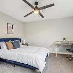Brentwood U9 I Cozy & Comfy I 2bd I Free Parking Apartment