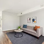 Brentwood U2 I Cozy & Comfy I 2bd I Free Parking Apartment *