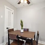 Brentwood C4 I Cozy & Comfy I 2bd I Free Parking *