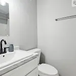 Apartment Brentwood C2 I Cozy & Comfy I 1bd I Free Parking *